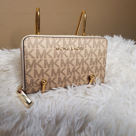 Michael Kors Jet Set Small Zip Around Card Case Wallet Camel MK Logo Leather NWT - Picture 5 of 6